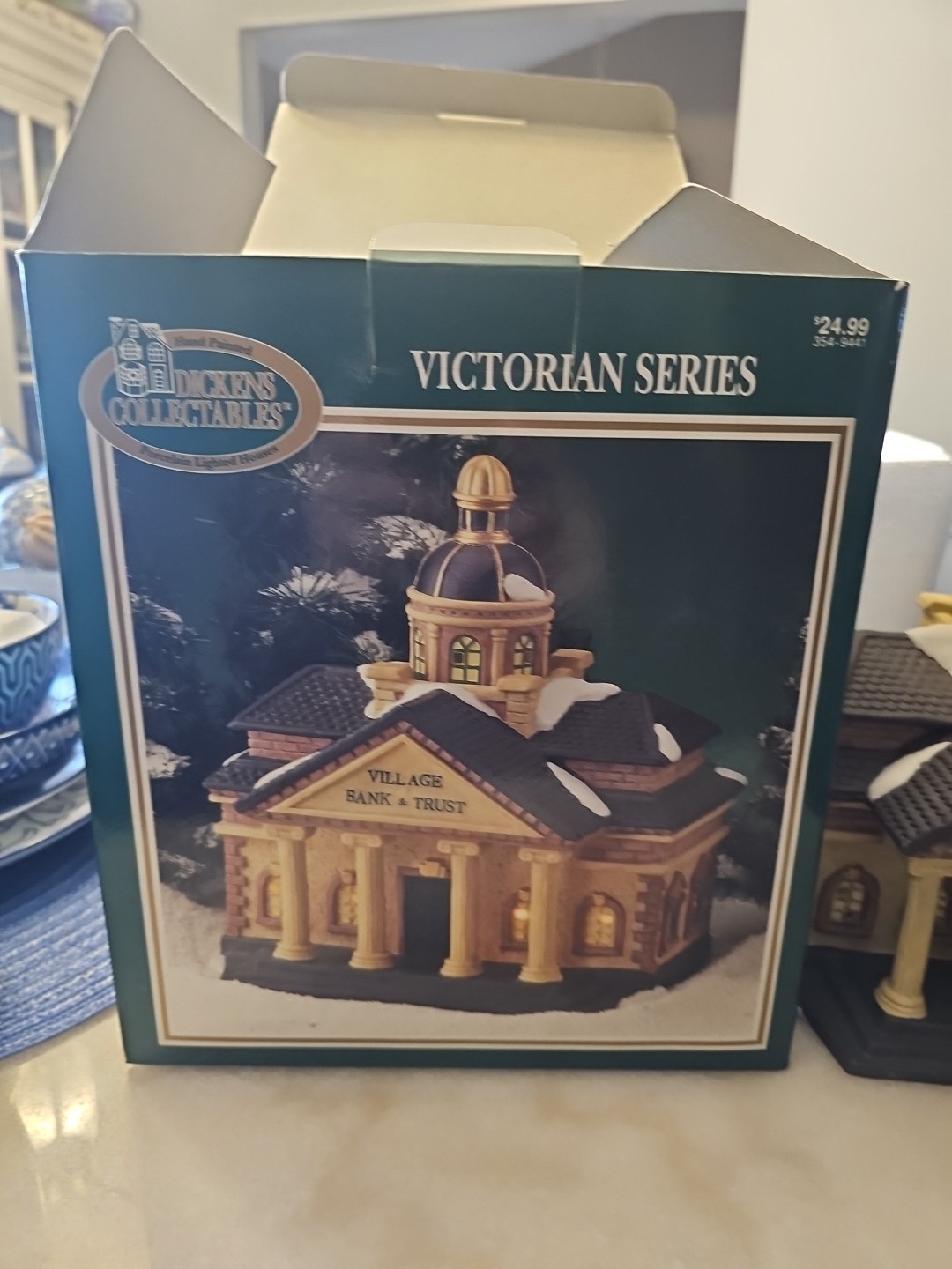 1997 Dicken’s Vintage Collectible Village Bank And Trust Porcelain Lighted
