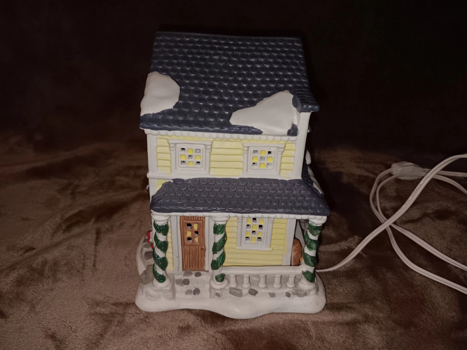 Christmas Village Houses Snowflake 2002