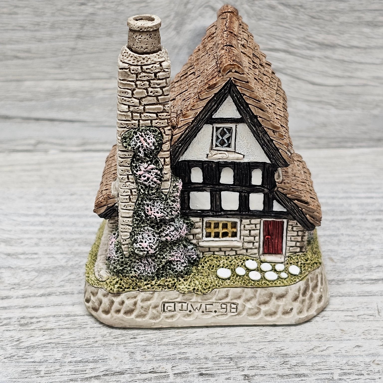 David Winter Dagonet The Fools King Arthur Village Cottage 3.5in Collectible