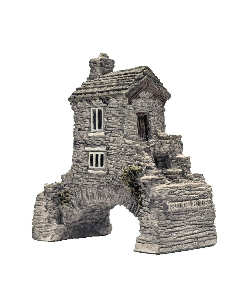 Handpainted Lilliput Lane Bridge House Miniature with Box