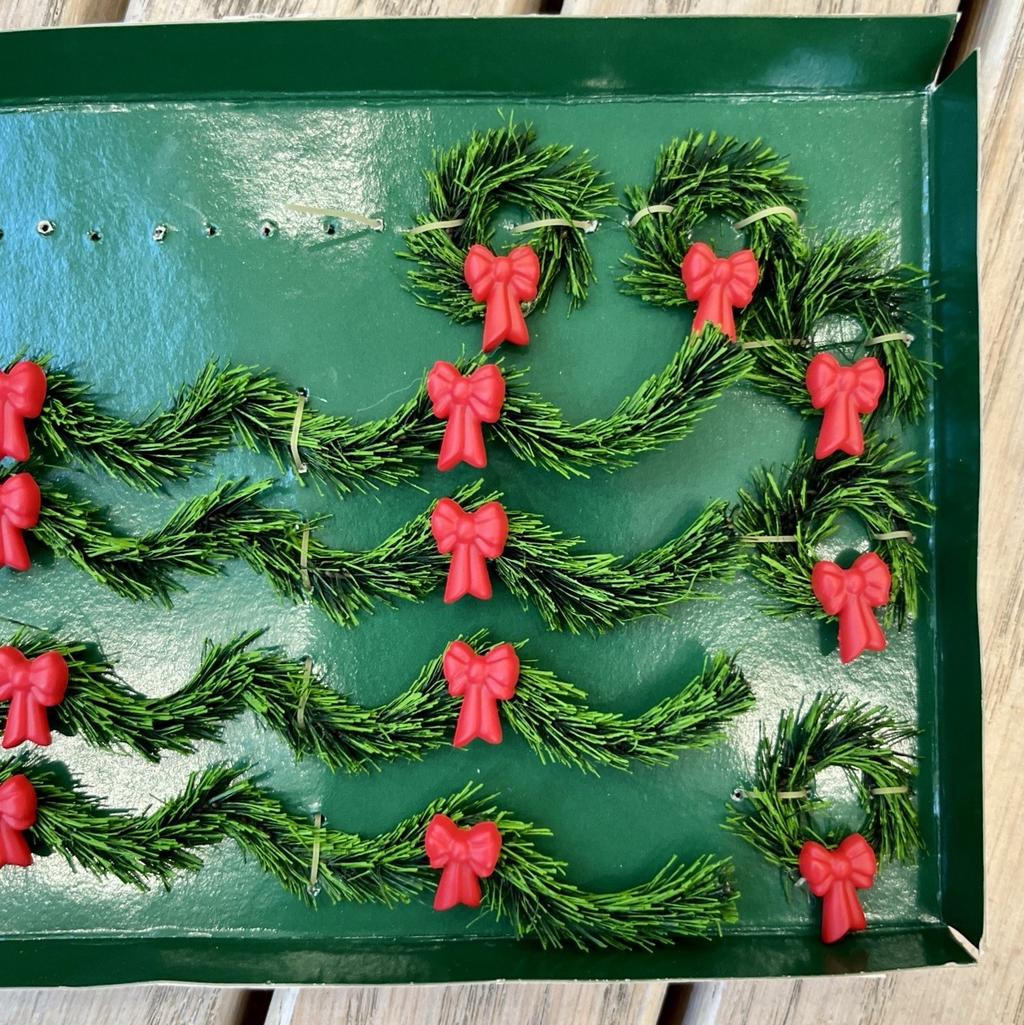 Department 56 Village Holiday Trimmings Garlands & Wreaths – Incomplete