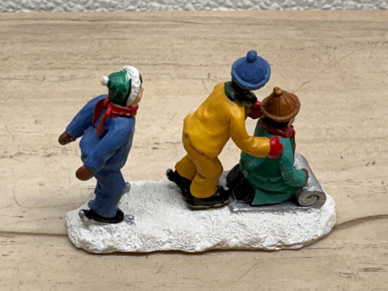 Set Of 3 Christmas Village Ceramic Figurines People And Arch
