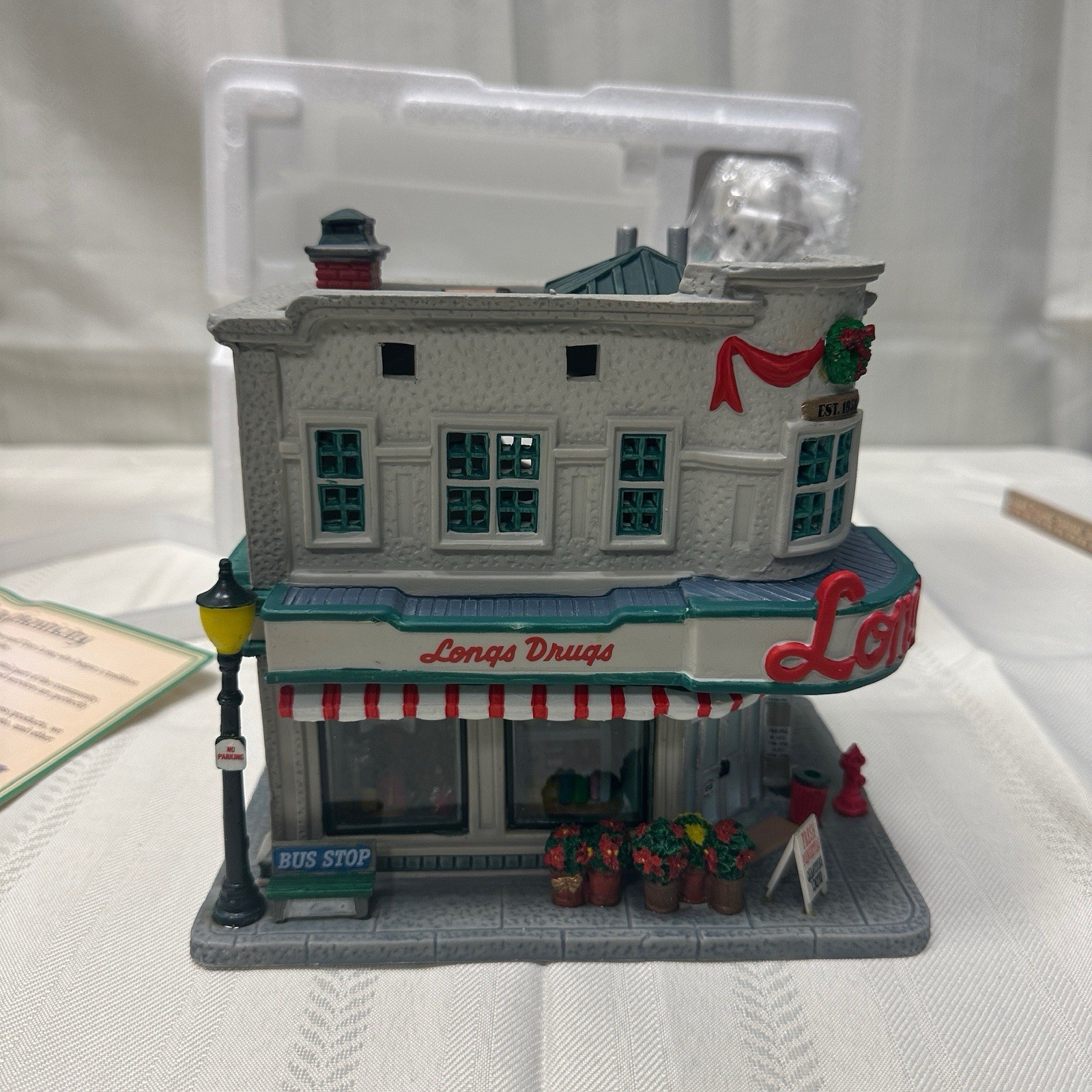 Lemax Longs Corner Store Lighted Building, 2006 Retired Village Collection 65453