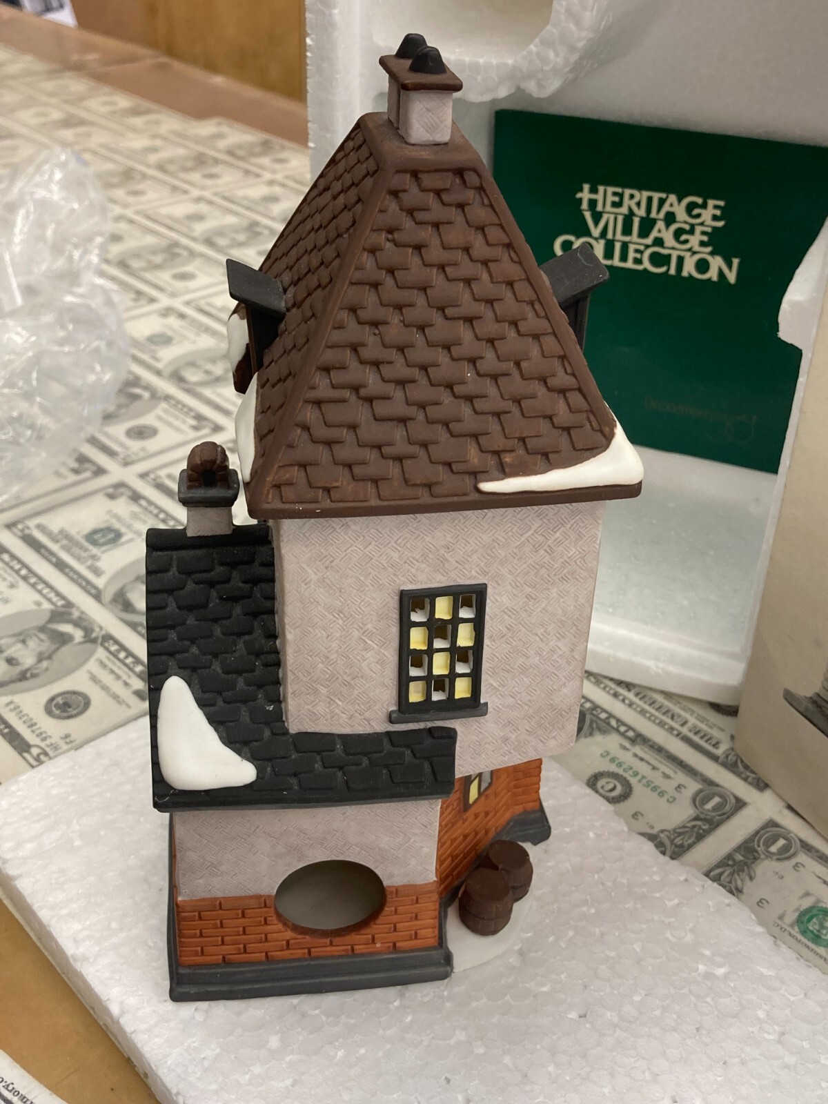 Dept 56 Potter’s Tea Seller Christmas In The City 5880-7 Heritage Village
