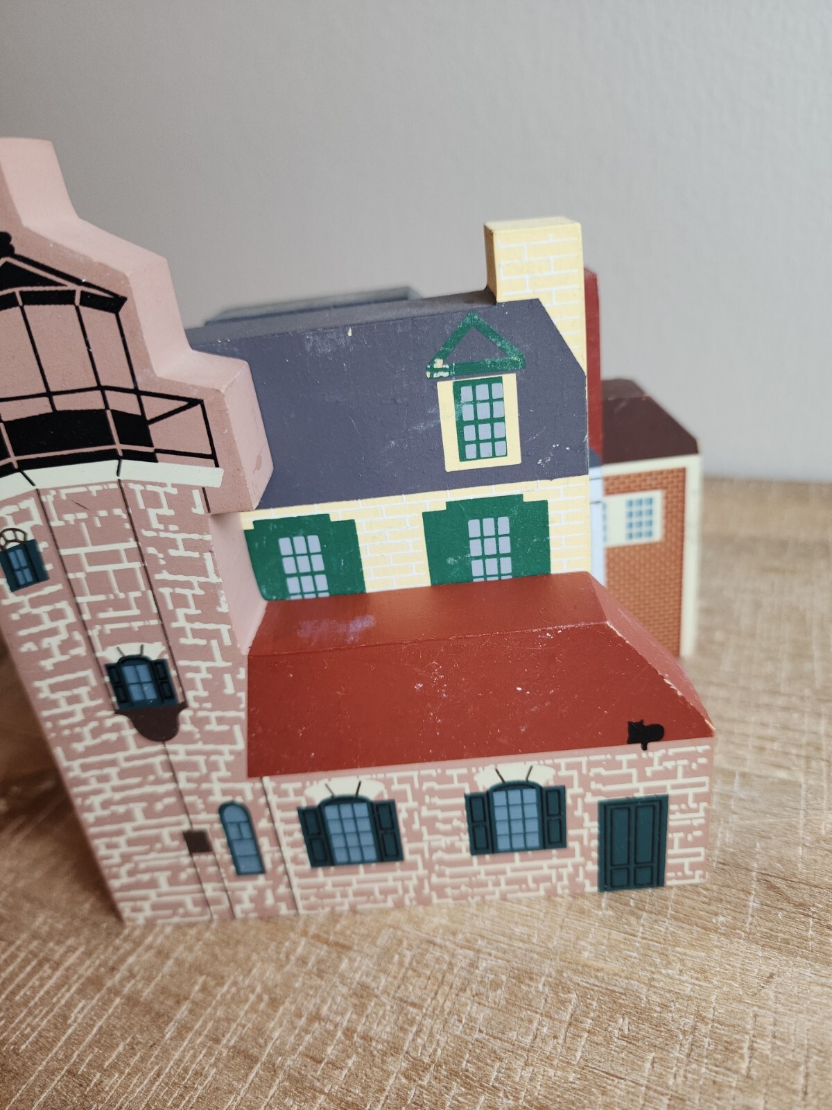 The Cat’s Meow – Multiple Series Lot Of 5 Pieces Buildings/light House/Boat Shop