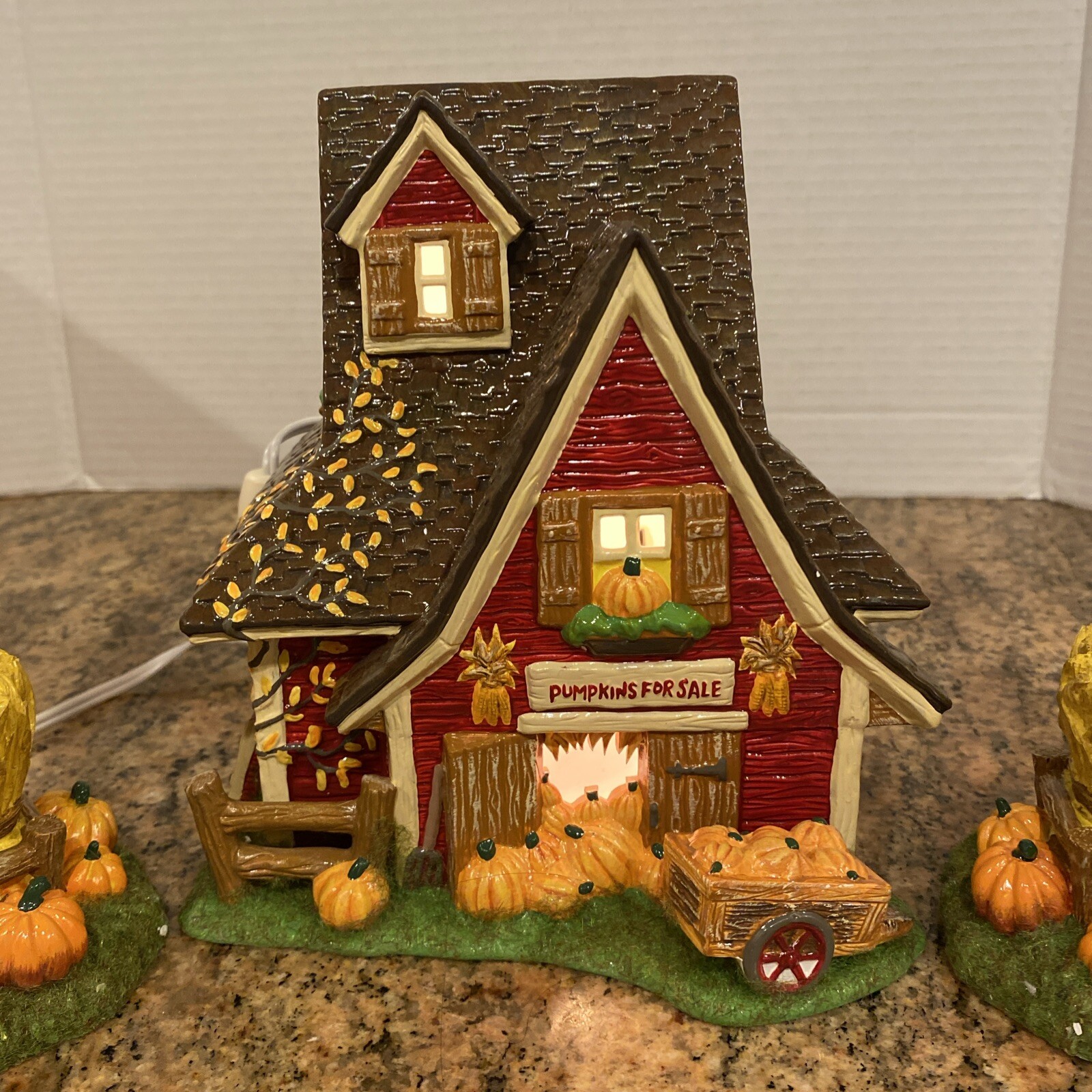 2001 Department 56 Thanksgiving Lighted House Lights Work (Original Candles)
