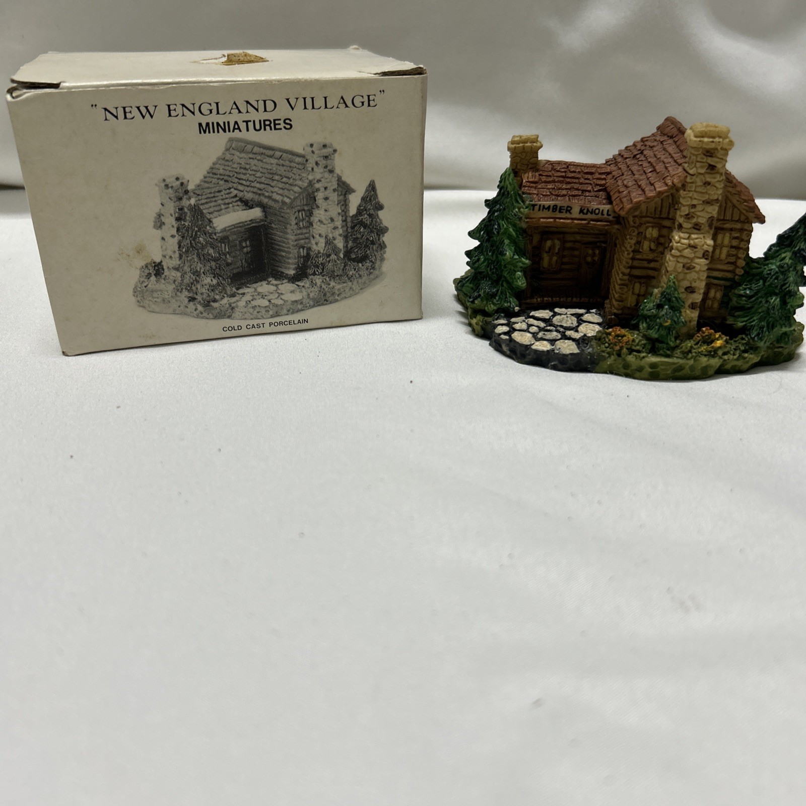 Department 56 New England Village Miniature Log Cabin 5937‑4 • 1987 • Taiwan