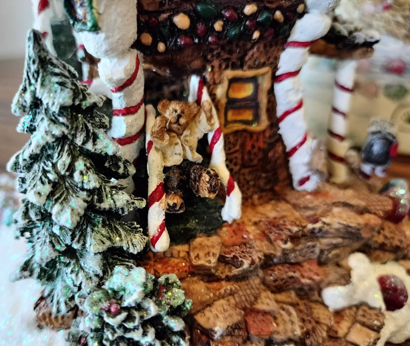 Vtg Boyds Bearly Built Villages Kringle’s Retreat Exclusive Edition With Figures