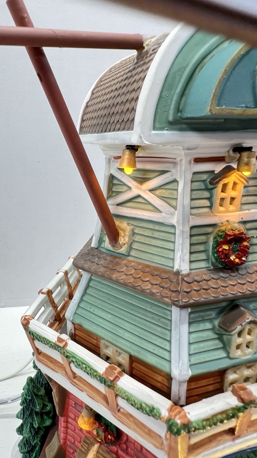 Lemax Vail Village “Stony Brook Windmill” 25384 Retired 2012 LED Brand NEW !