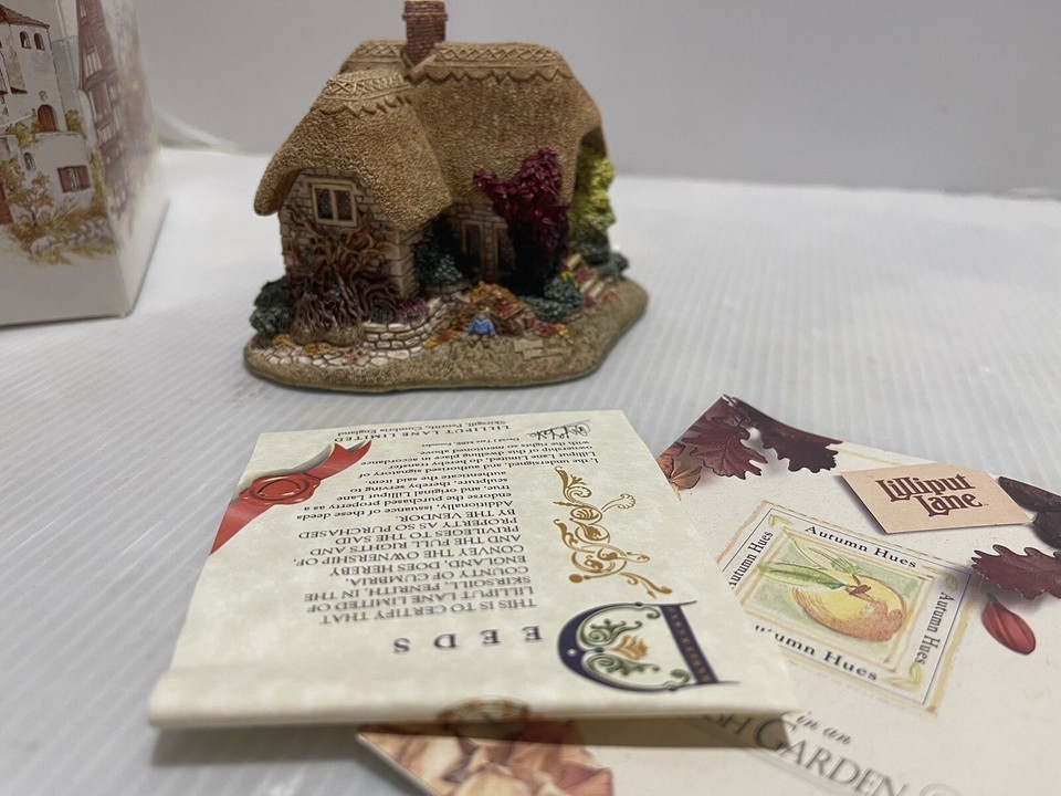 Lilliput Lane A Year In an English Garden Autumn Hues 1994