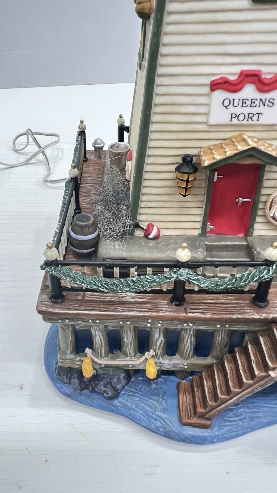 Dept 56 Dickens Village Series Lighthouse Queens Port 58714 Retired 2003