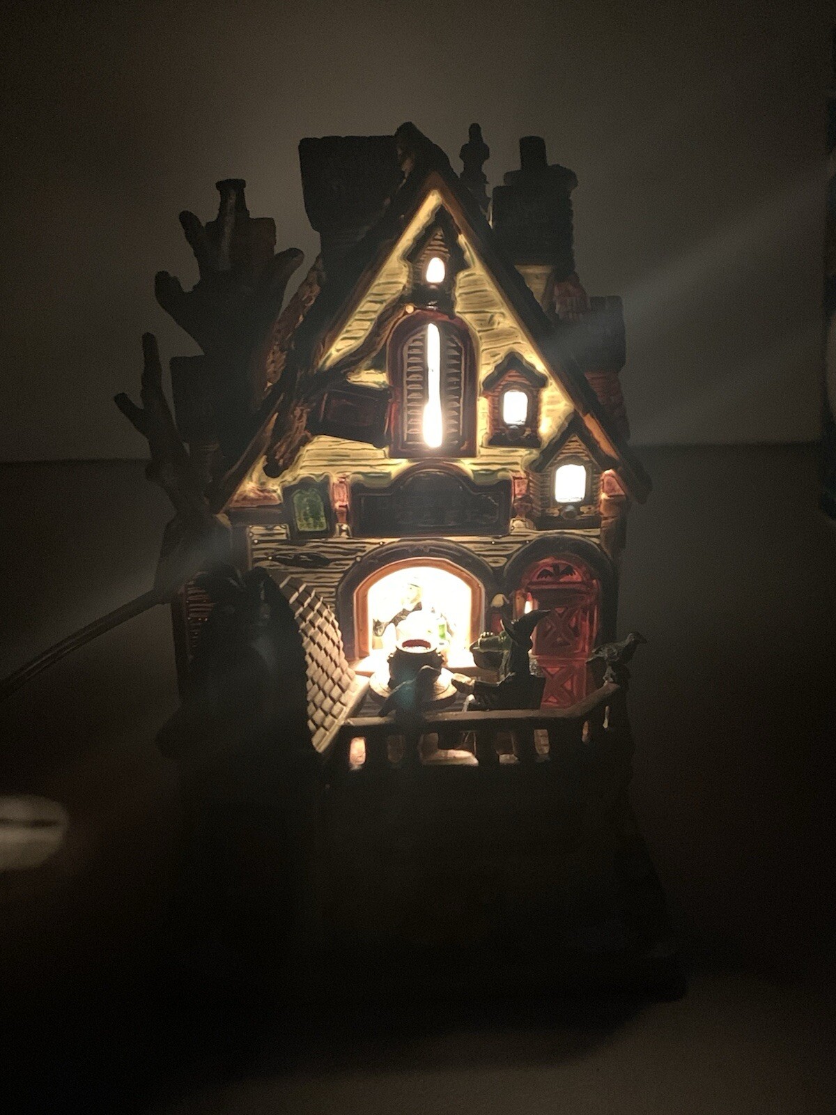 Lemax Halloween Spooky Town Raven’s Roost Brewery And Cafe Retired #95457 NO BOX