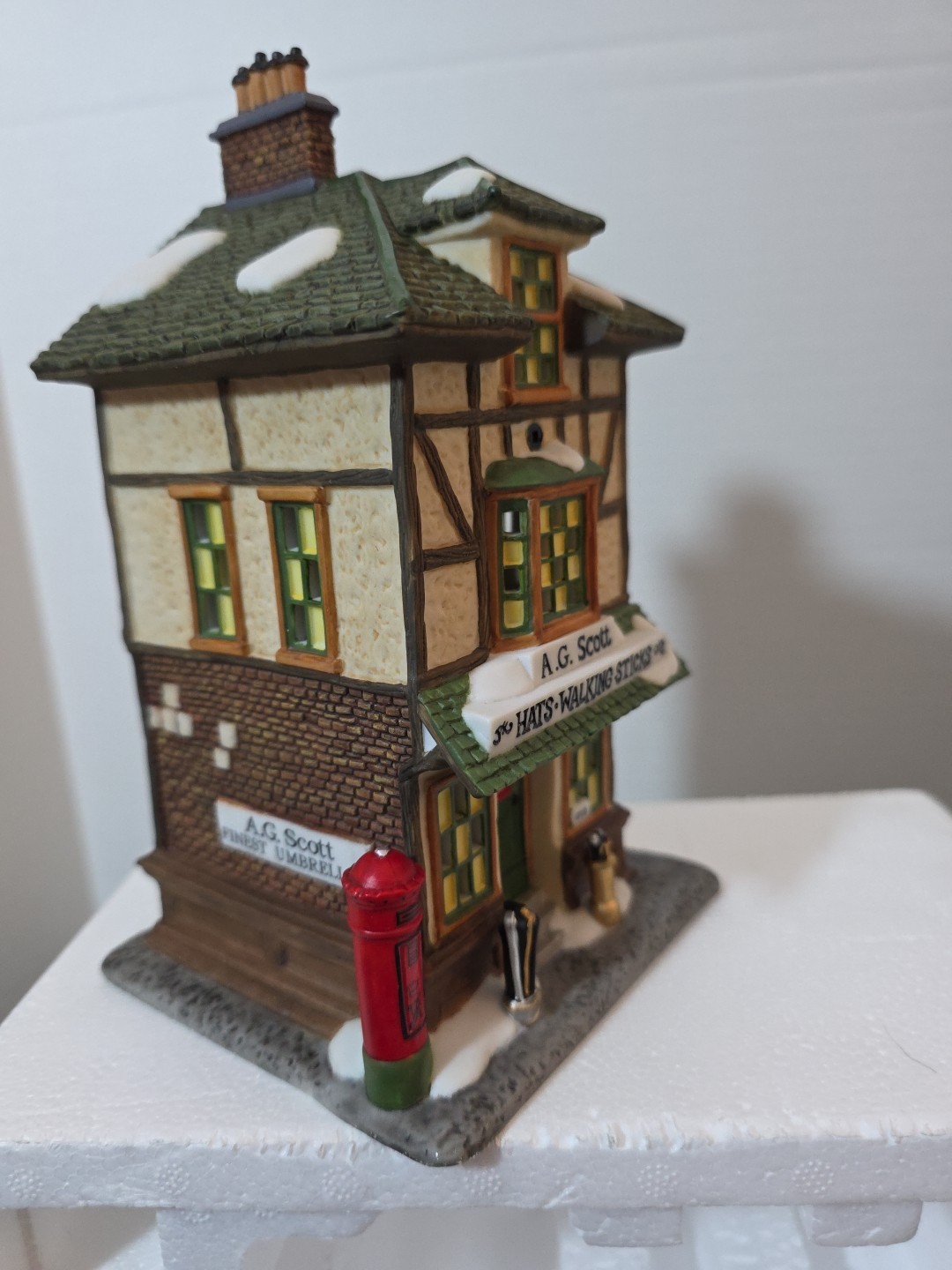Dept 56 Dickens Village “A.G. Scott Hats & Walking Sticks” #58741 Lighted House
