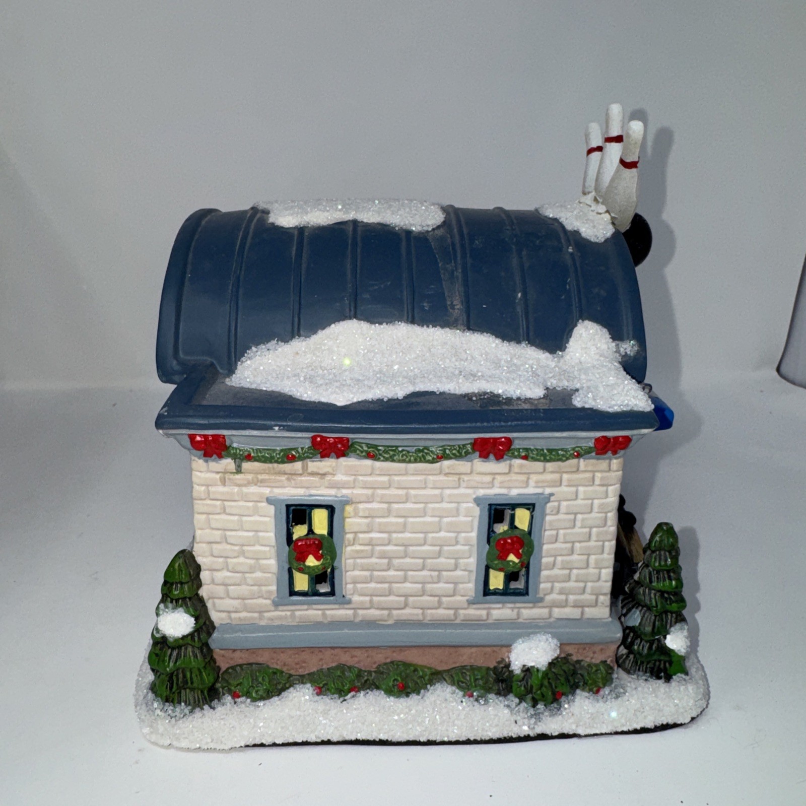 St Nicholas Square Village Bowling Alley 2014 Retired Christmas Village Untested