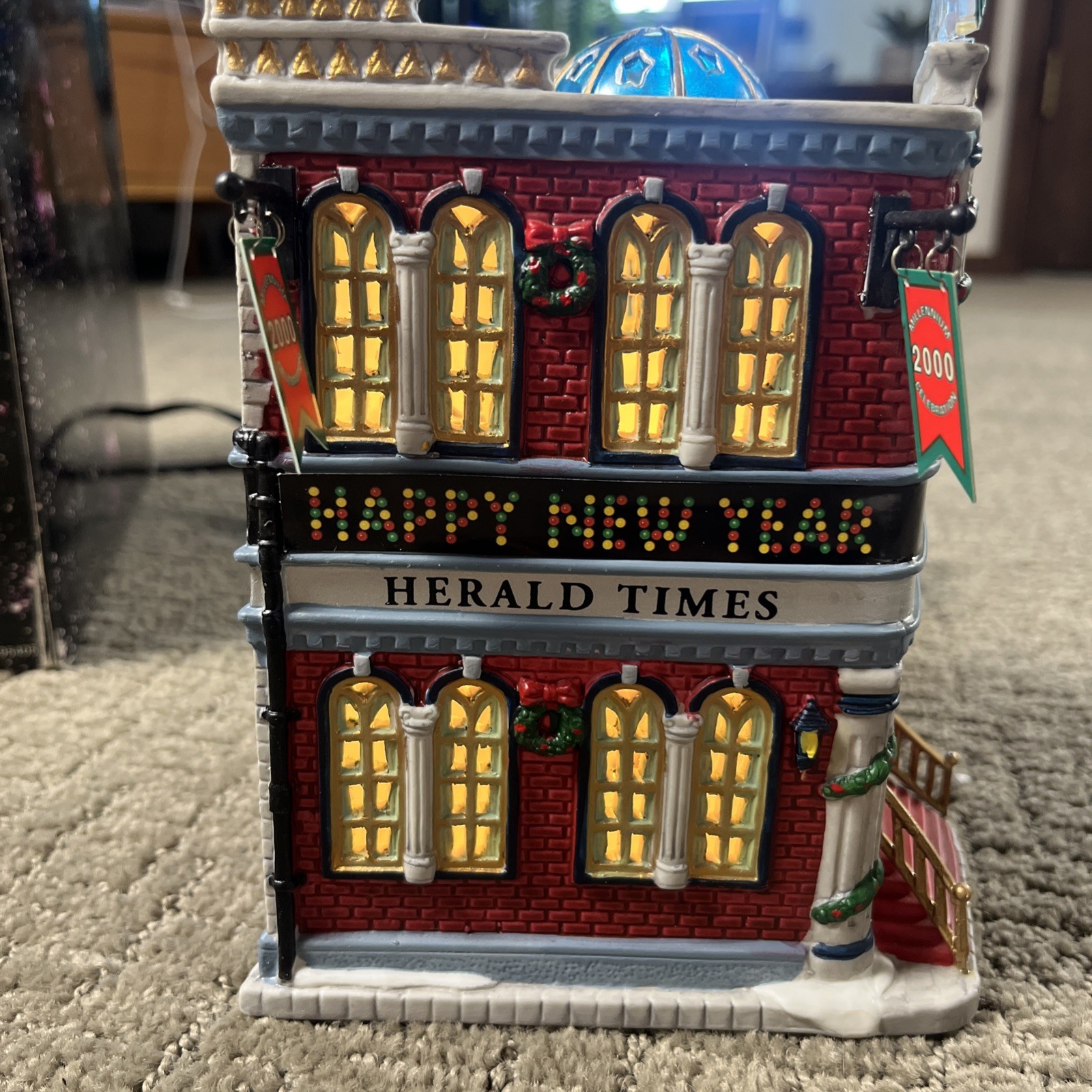 Lemax Christmas Village Collection Millennium 2000 Herald Times Lighted Great