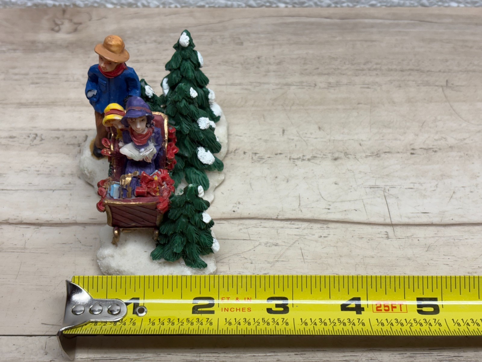 Set Of 3 Christmas Village Ceramic Figurines People And Arch