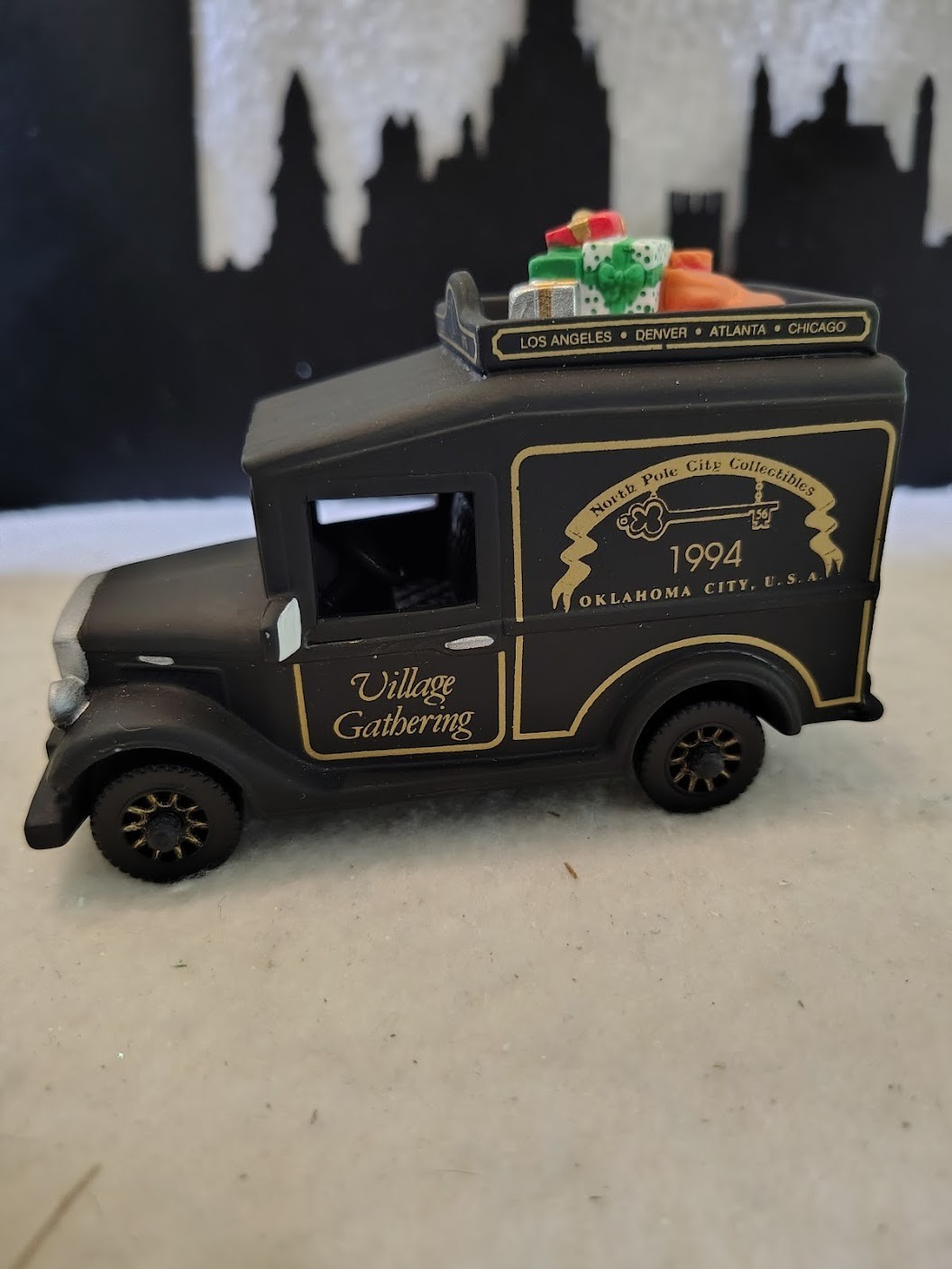 Dept 56 – Village Express van – Black – North Pole City Collectibles – 1994