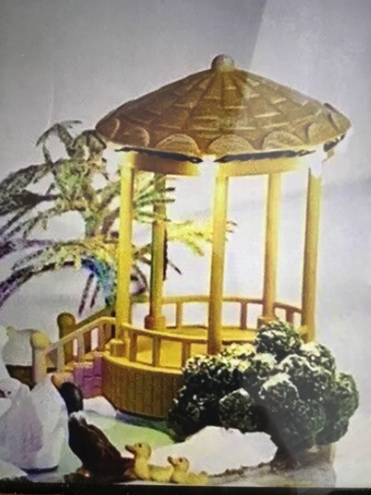 St. Nicholas Square Swan Pond Illuminated Musical NIB RETIRED 2023