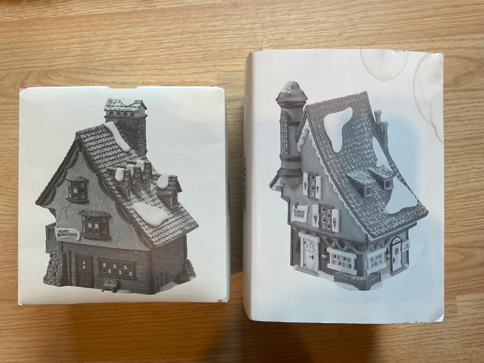 Lot of 2 Dept 56 North Pole Pieces Elf Snow Cone Works & Elf Bunkhouse Free Ship