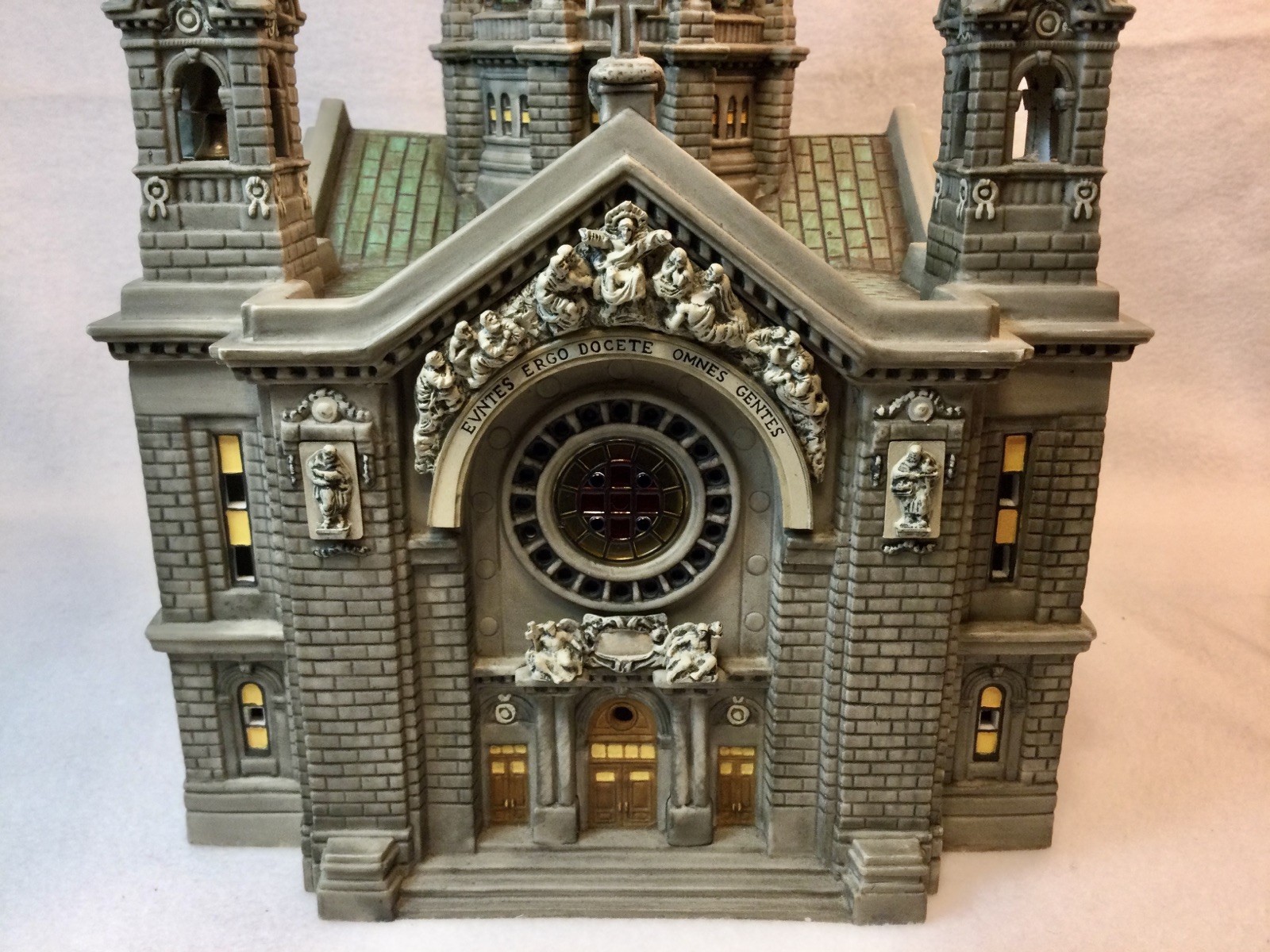 Dept 56 Cathedral of Saint Paul #58930 – Christmas in the City – Retired