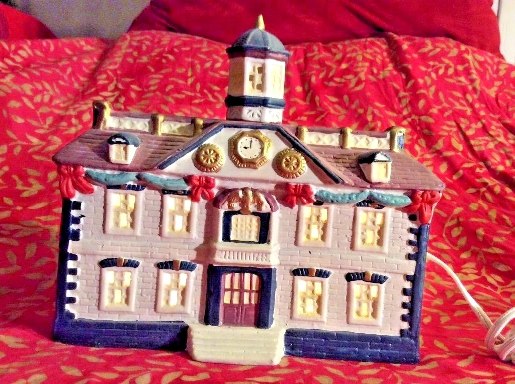 Lemax Beautifully Painted Federal Building Style Lighted New! U.S.Domestic Shipp