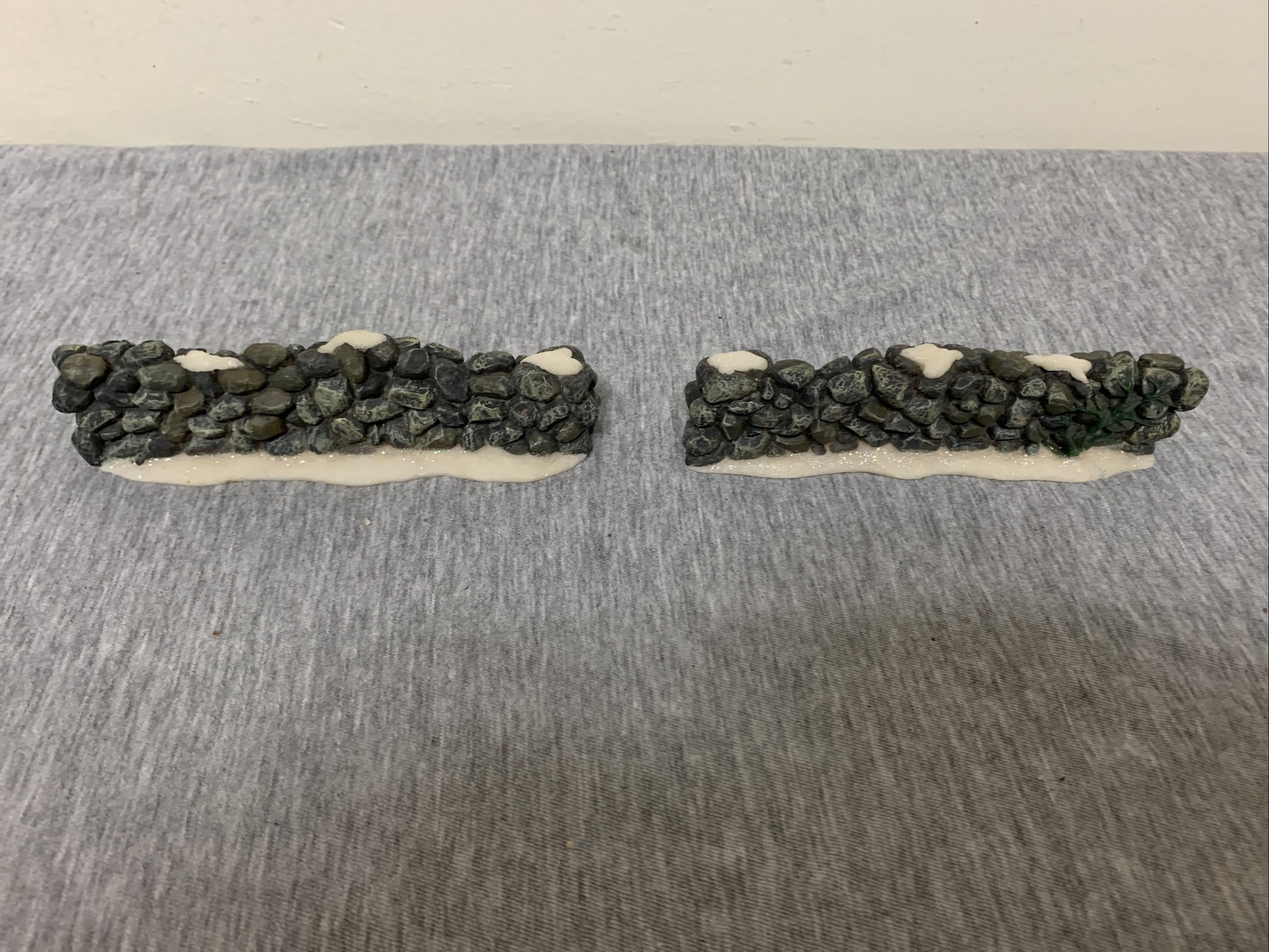 Vintage O’Well Christmas Village Stone Walls w/Snow Lot