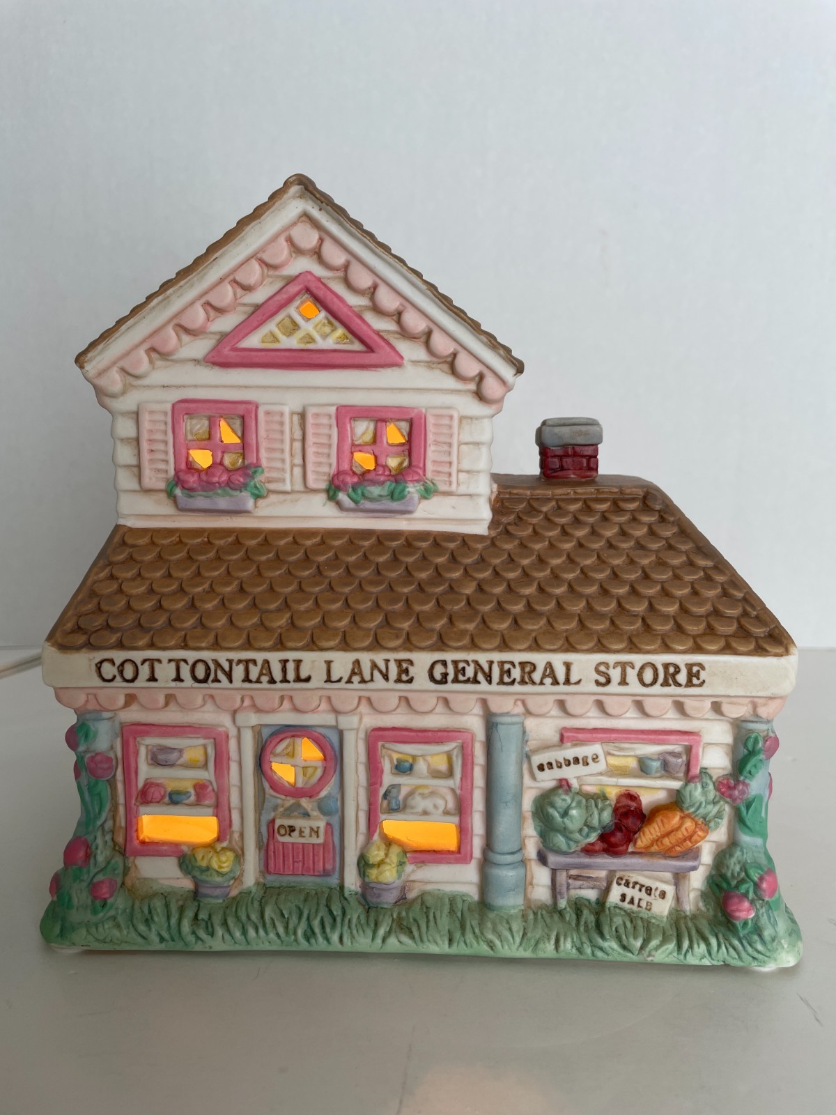 COTTONTAIL LANE EASTER/SPRINGTIME LIGHTED “GENERAL STORE” EXCELLENT CONDITION
