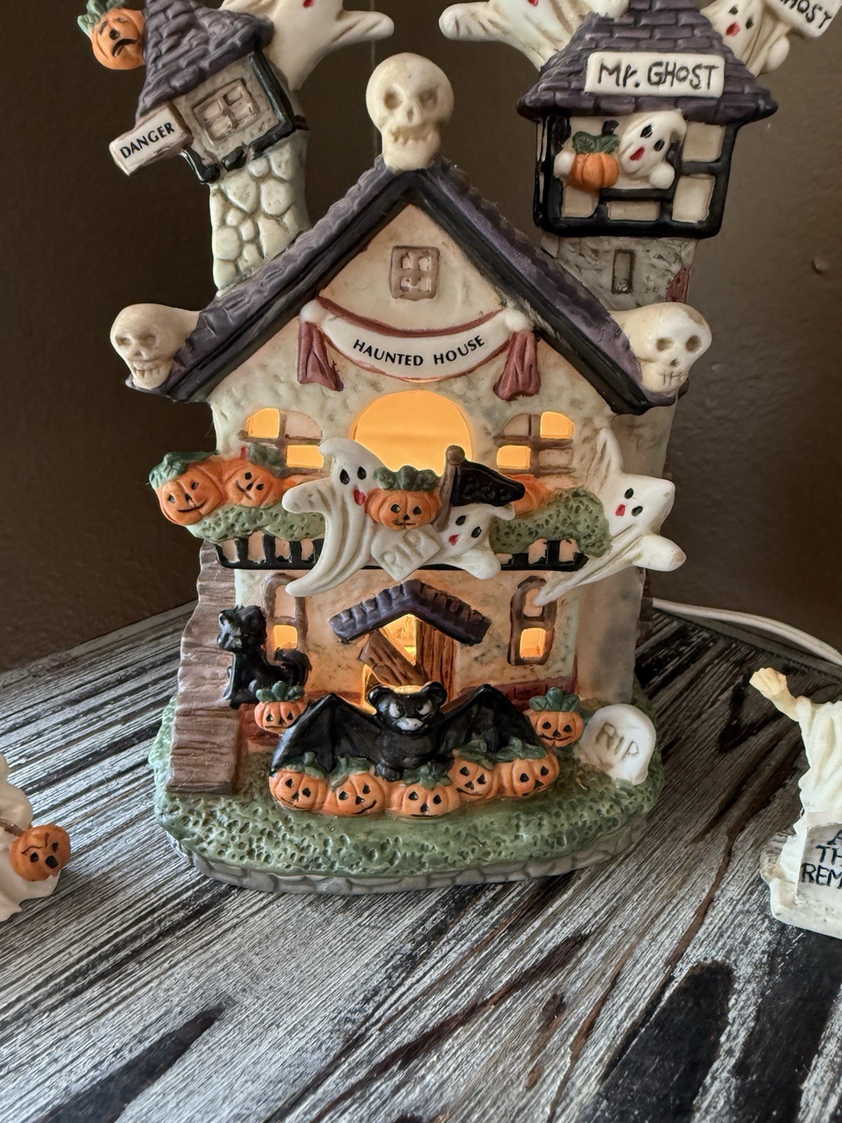 Vintage Halloween Village Ghoulsville Haunted House with 2 Figurines