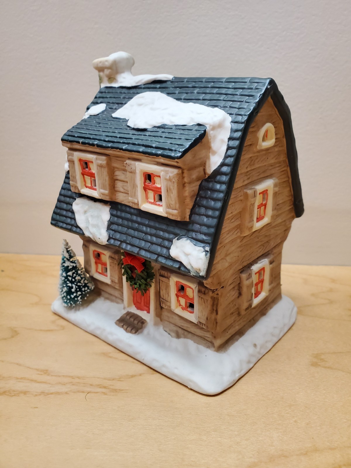 Seasonal Specialties’, Christmas Valley Collection Log Cabin House, Porcelain