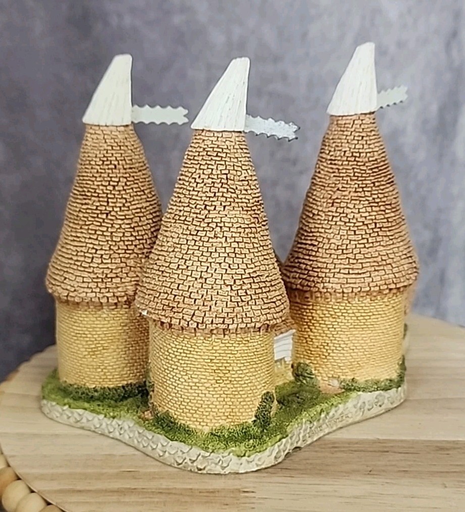 David Winter Triple Oast House Figurine Cottages by John Hine 1981