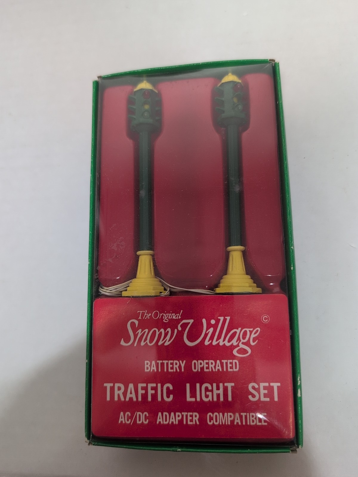 Dept 56 Snow Village Traffic Light set 5500-0 in box 4″ tall battery operated