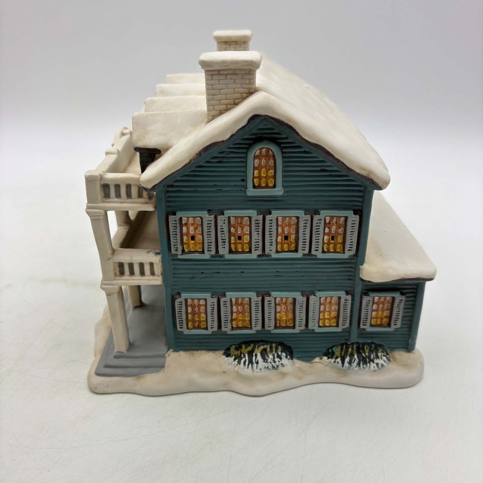 Currier & Ives Collection American Winter Scene Old Sloan Tavern 2001 MCNY