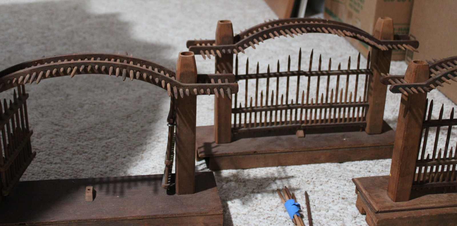 ANTIQUE VICTORIAN ASIAN CHINESE MINIATURE FENCE GATES XMAS VILLAGE RAILROAD WOOD