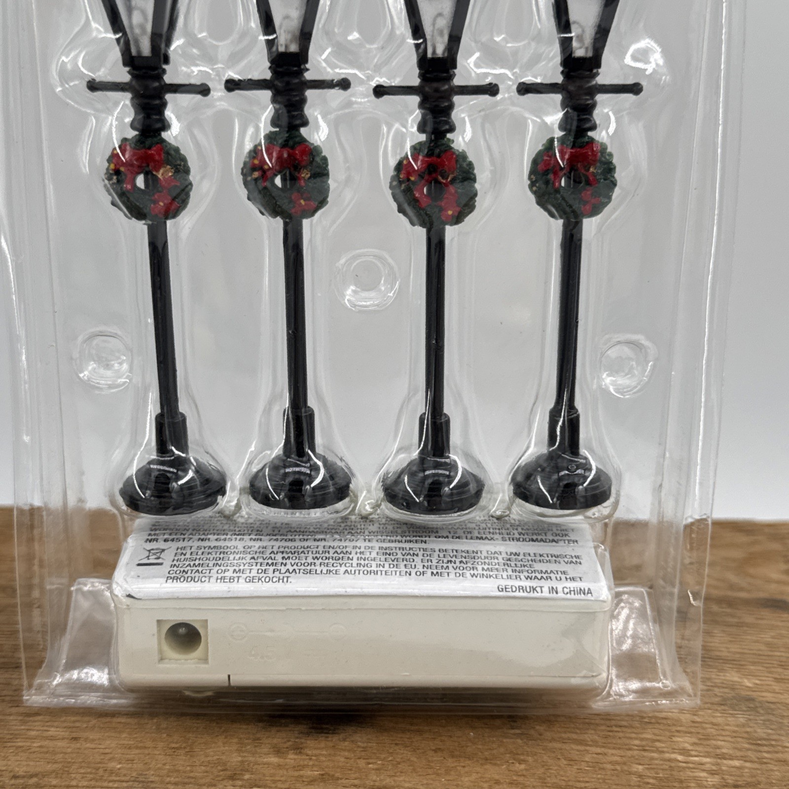 Lemax Village Gas Lantern Street Lamp Set 4 Christmas Village Accessory 2006 NEW