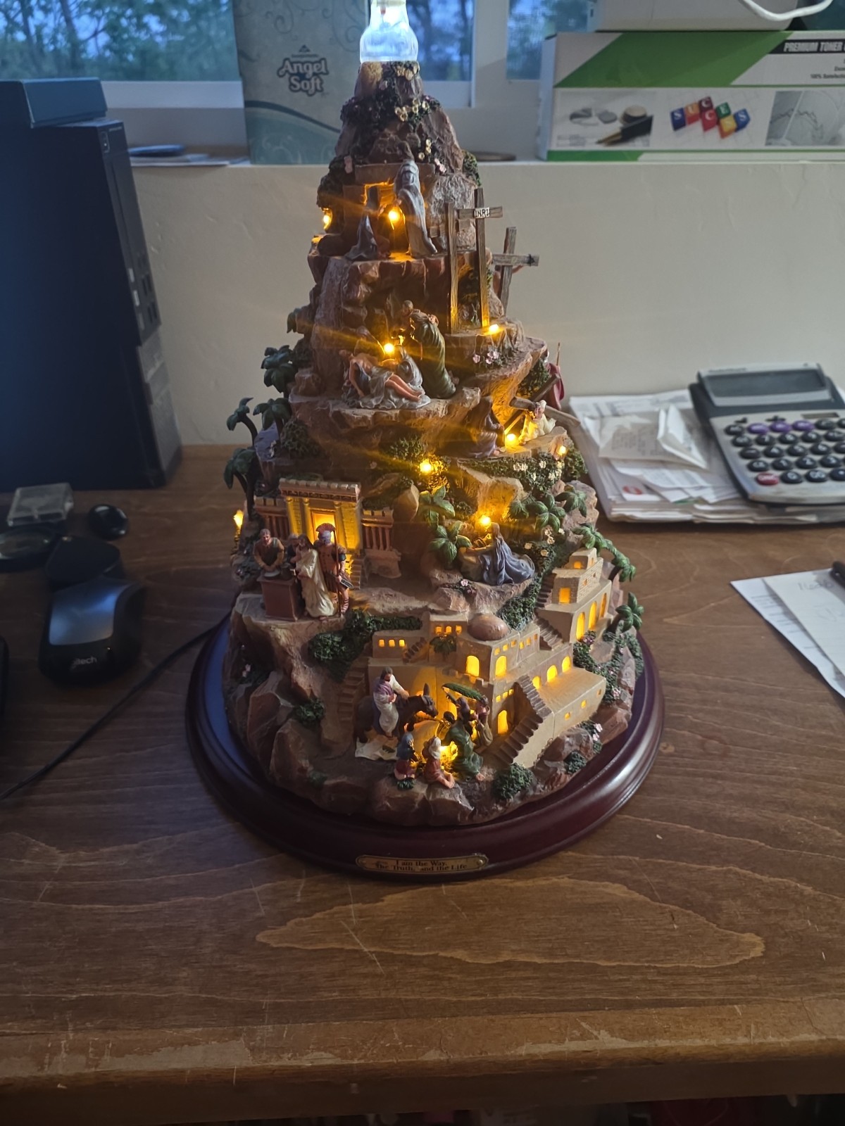 Thomas Kinkade Hawthorne Village Faith Mountain Illuminated Sculpture 2006