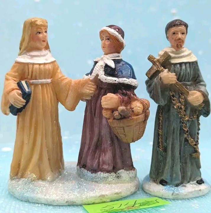 *READ Holiday Time clergy ladies Glossy Christmas Village figurines LOOSE INV514