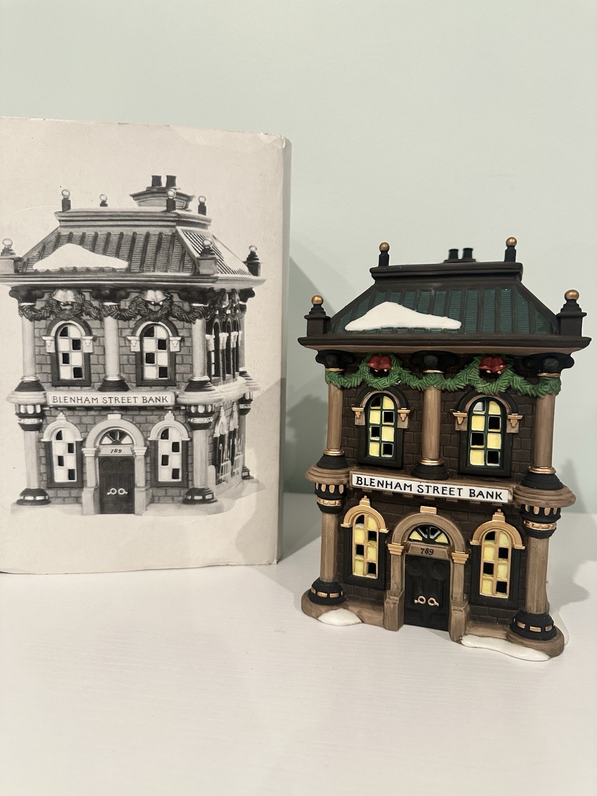 Department 56 Dickens’ Village – Blenham Street Bank 58330