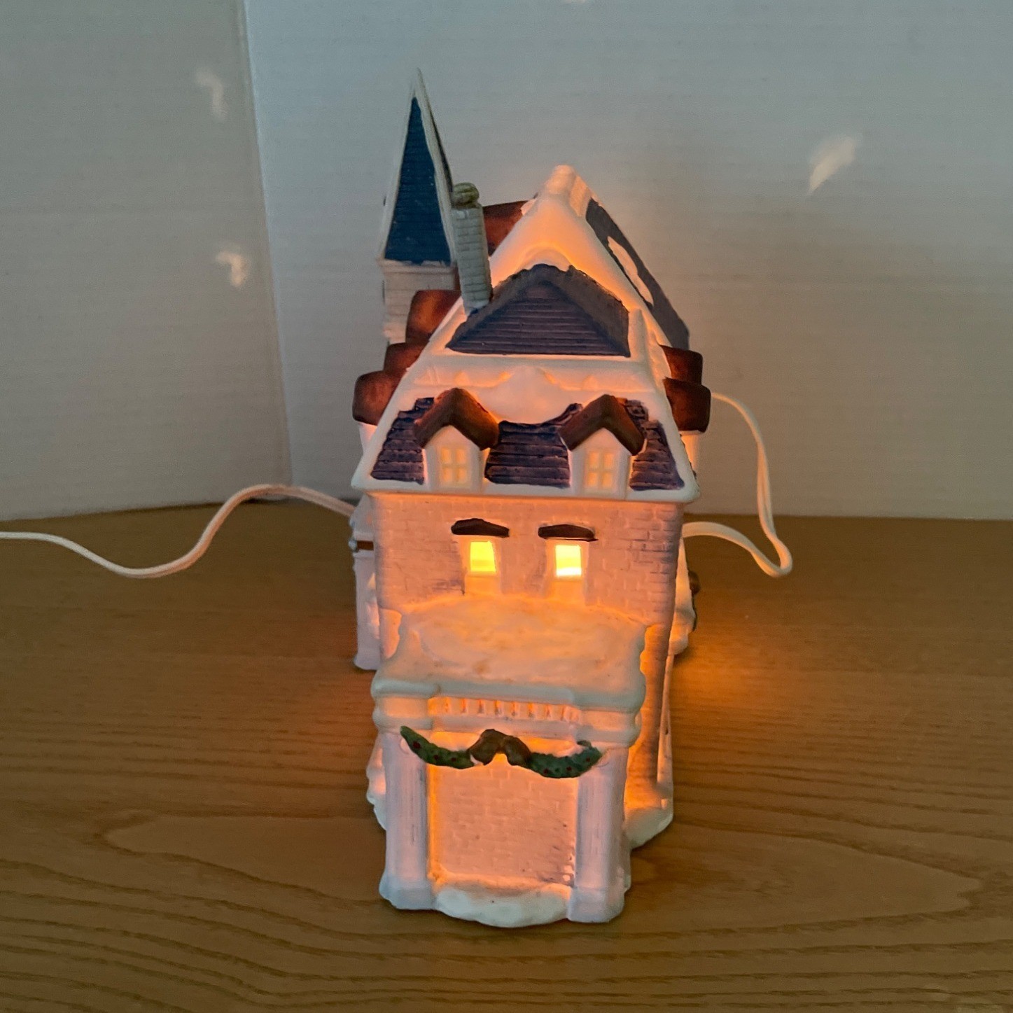 Vtg Lemax City Hall Lighted Christmas Village House Hand-Painted Caldor Taiwan