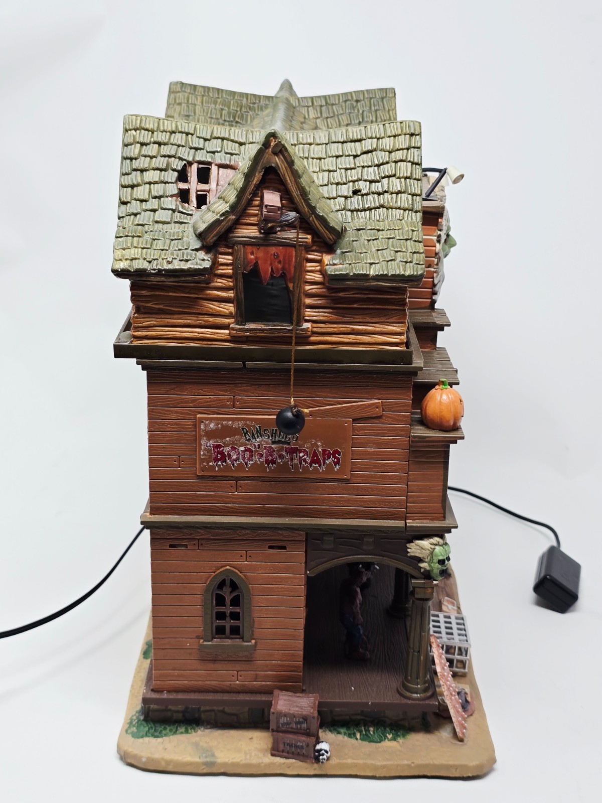 Lemax Halloween Spooky Town Banshee’s Boo-B-Traps RETIRED 2015 #55912 100% Works