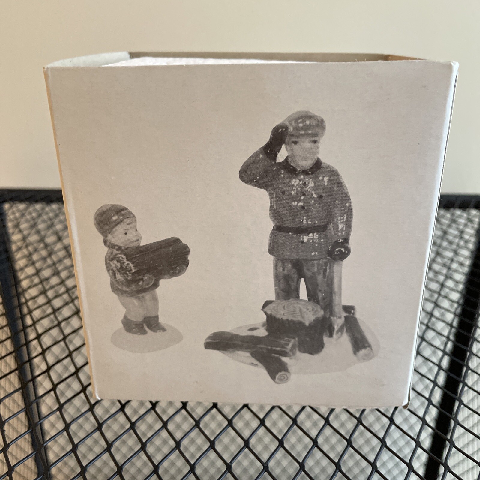 Dept 56 Snow Village Woodsman & Boy 5130 Taiwan 1988 Handpainted Set Of 2