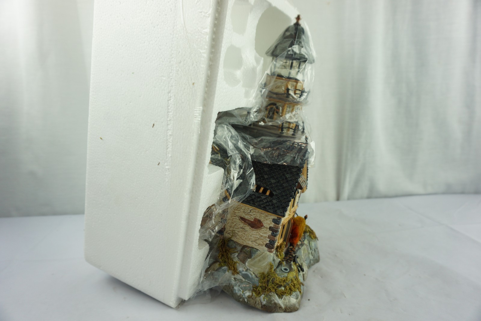 Dept 56 Snow Village Halloween Shipwreck Lighthouse New in Box