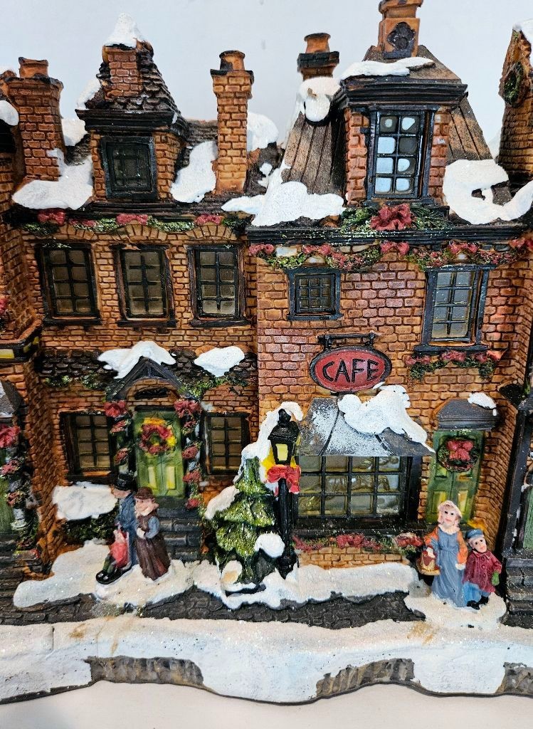 Target Brands C7 Lighted Christmas House Indoor Use Only Product No. 8 ~New