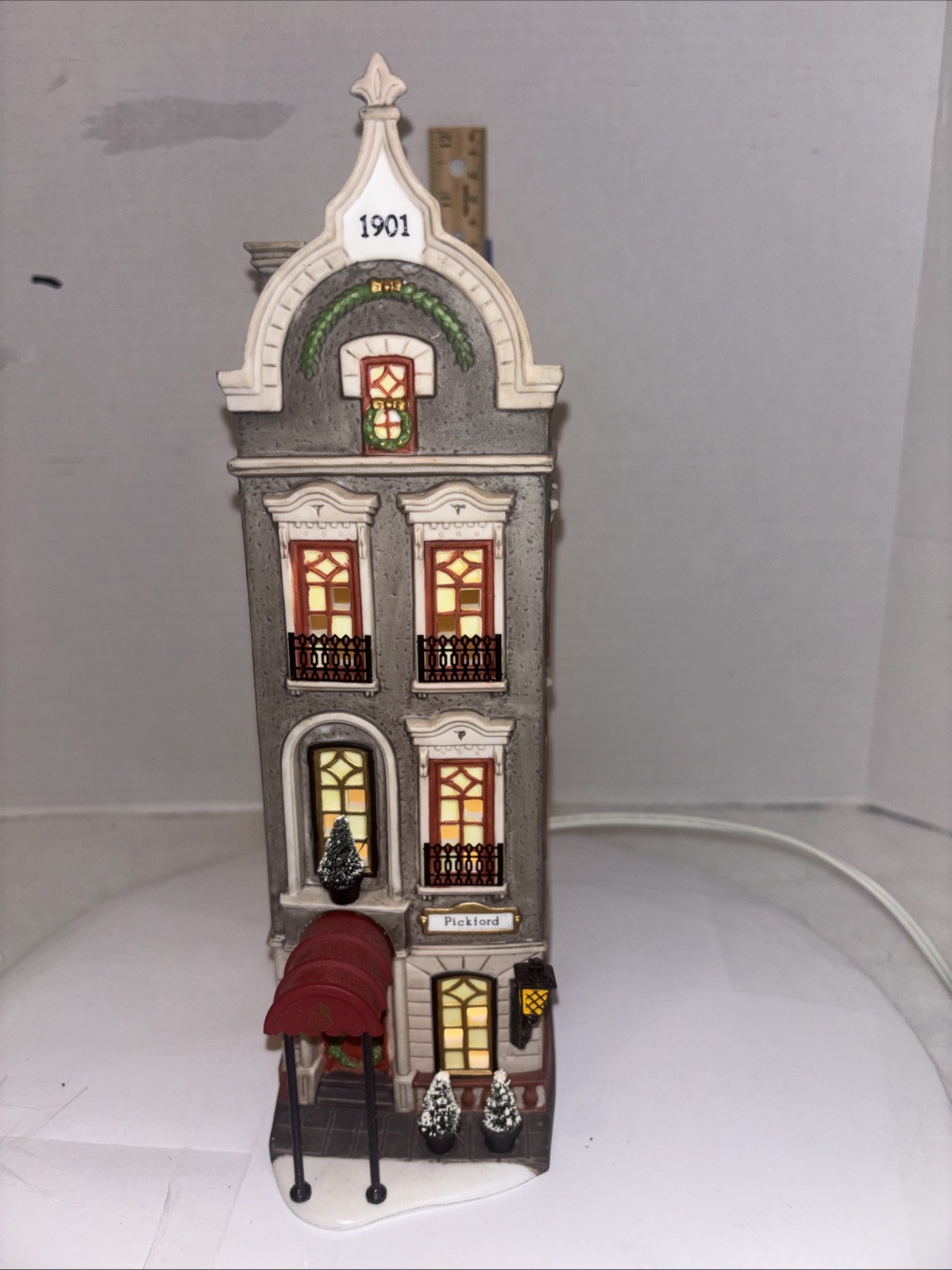 Department 56, Christmas In The City Series “Pickford Place” w/ Box!