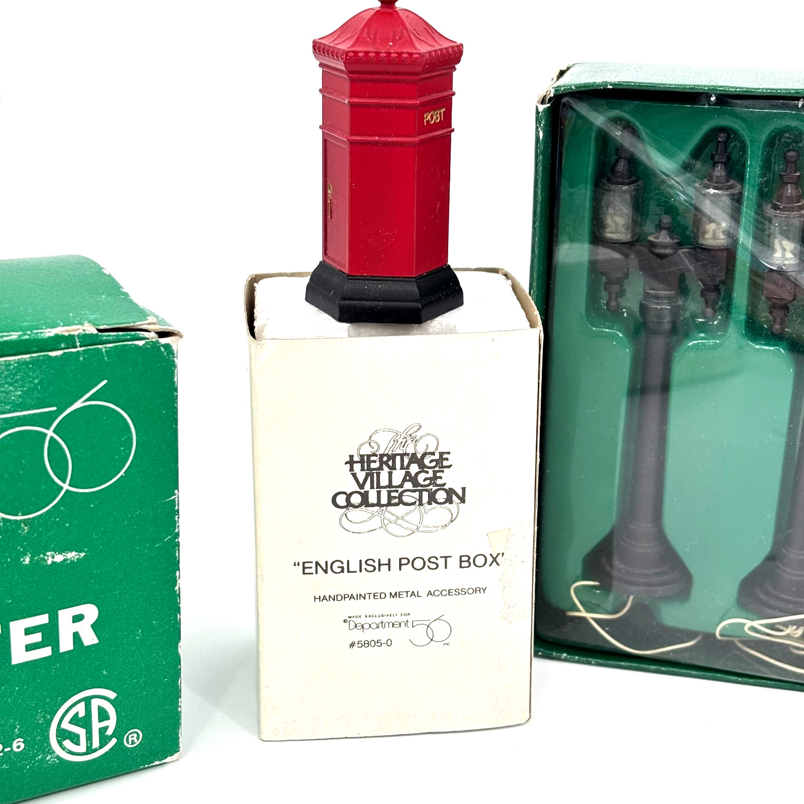 Dept 56 Heritage Village Lamp Posts(4)/AC/DC Adapter/English Post Box/Snow Fence
