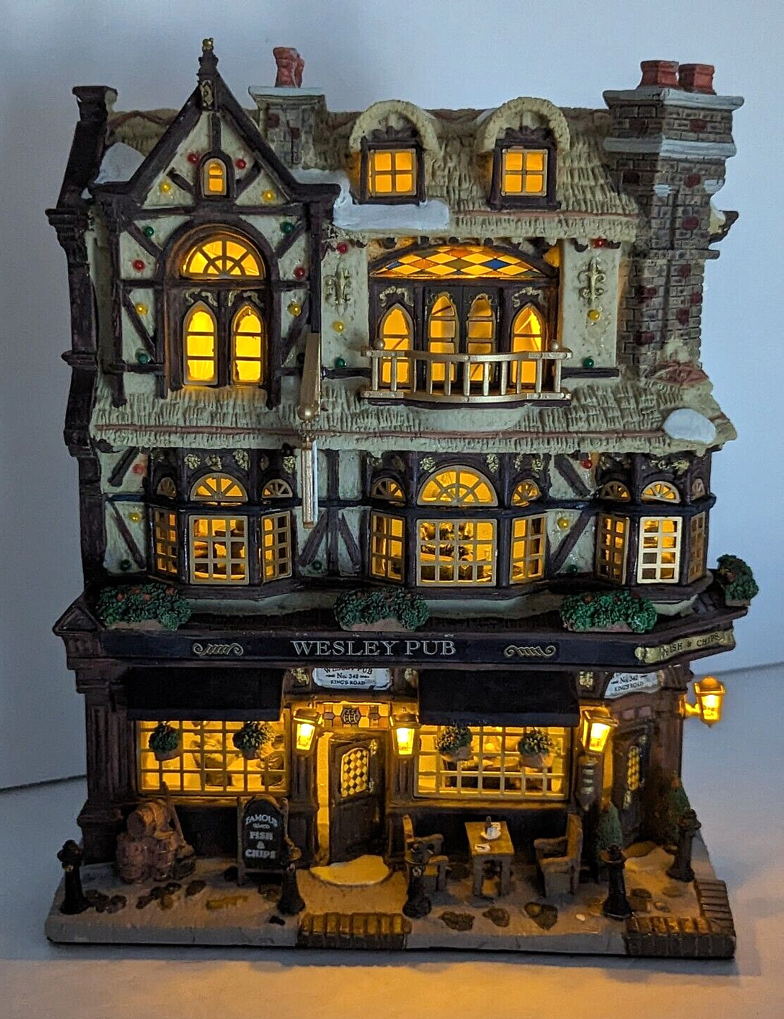 Lemax Essex Street Facade WESLEY PUB BAR Wall Hanging Free Standing Christmas