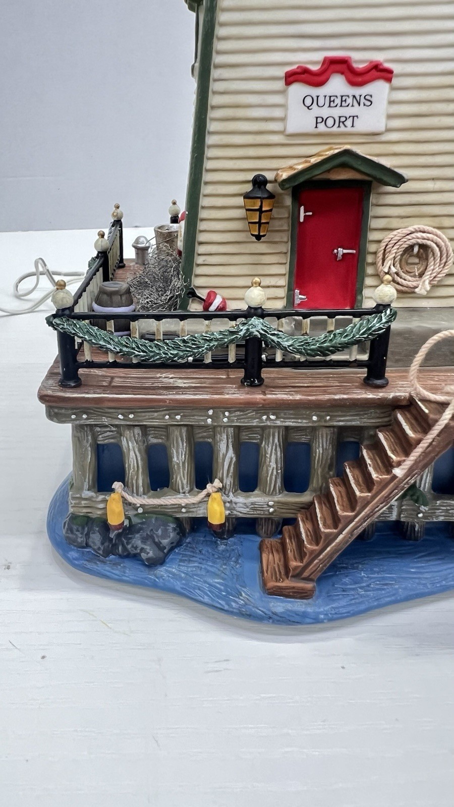 Dept 56 Dickens Village Series Lighthouse Queens Port 58714 Retired 2003
