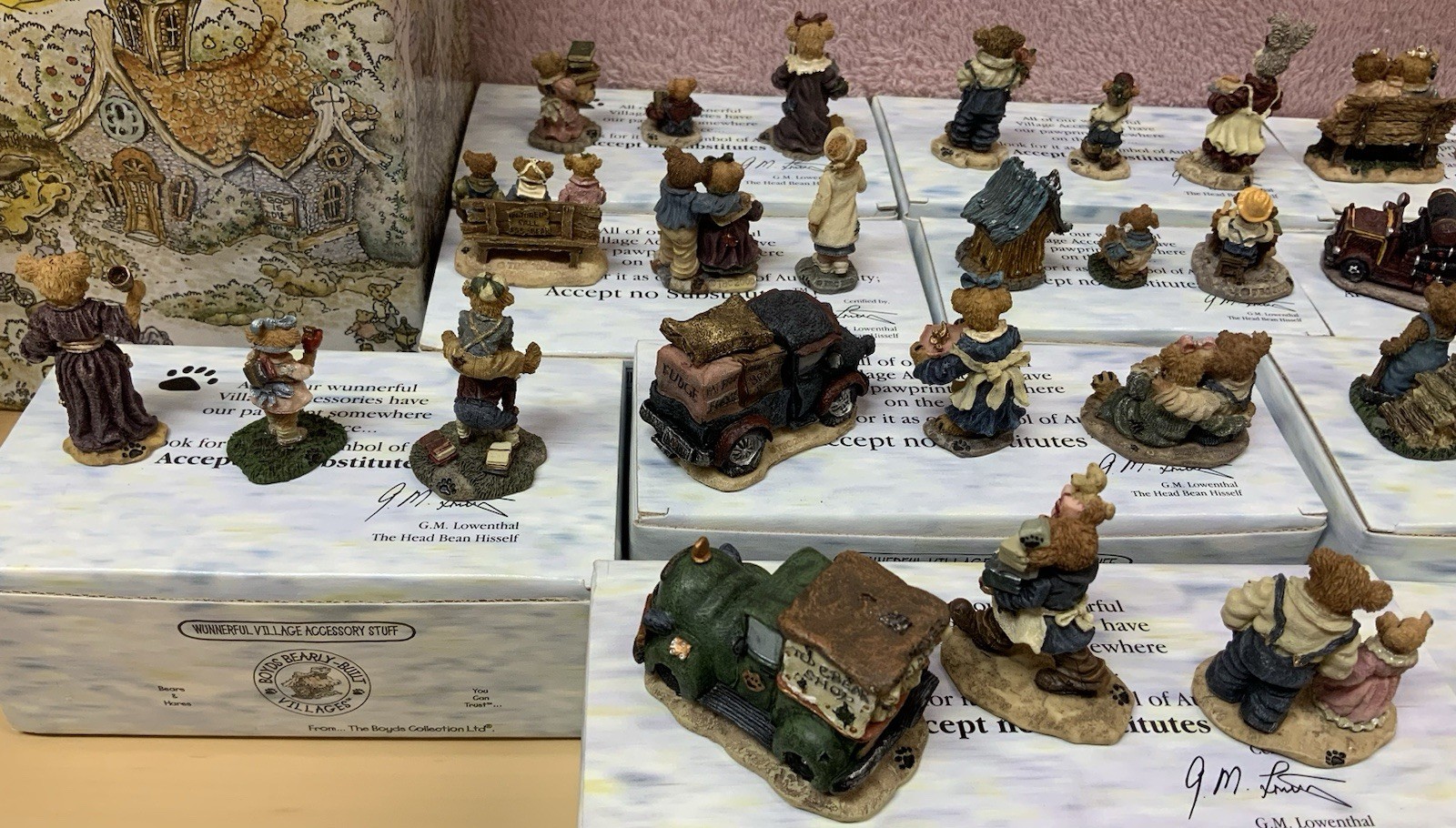 Boyd’s Bearly Built Villages Lot Of 13 Kringles Ben Chapel Woods Accessory Mini