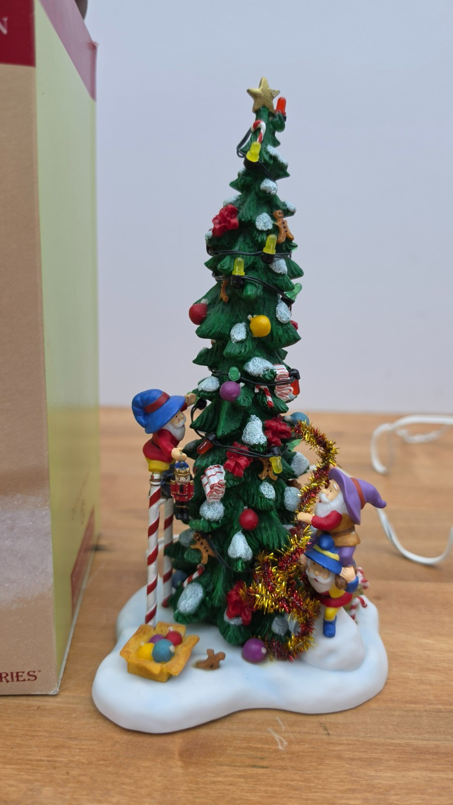 DEPT 56 North Pole Series “KRINGLE STREET TOWN TREE #56847 *SPECIAL EDITION*