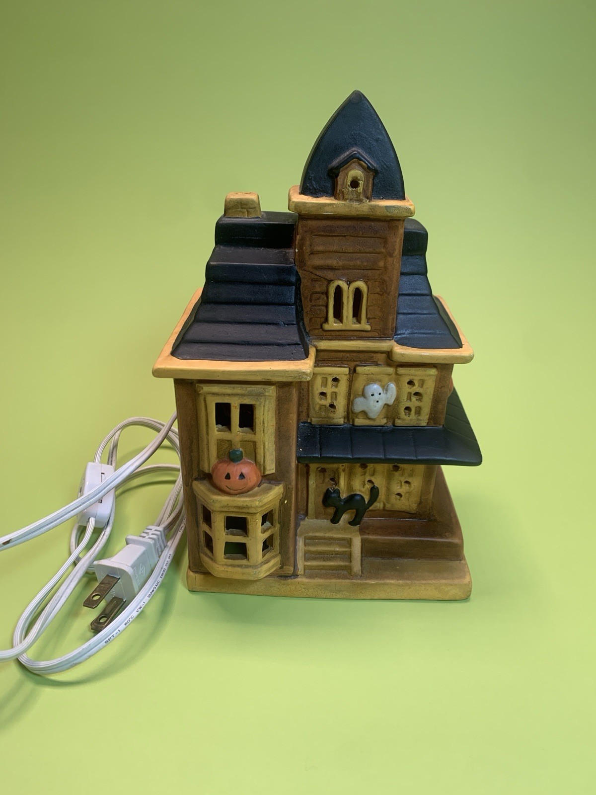Vintage Halloween Ceramic Haunted House Illuminated Lighted Village Ghost Cat