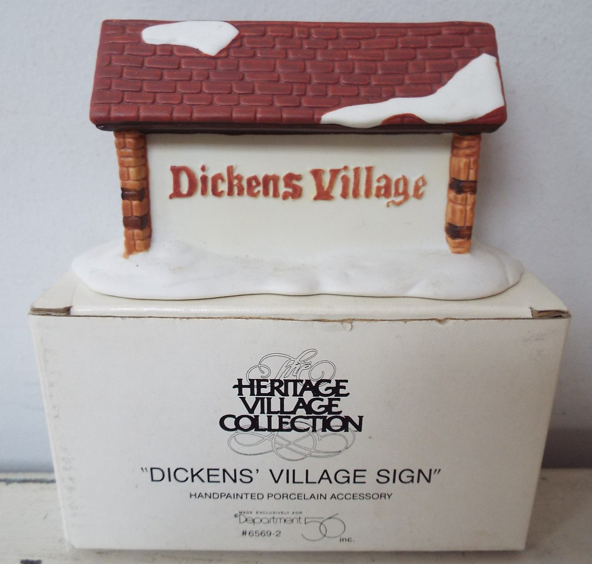 Dept 56 Dickens Village Sign 6569-2 Heritage Village Collection Christmas Decor